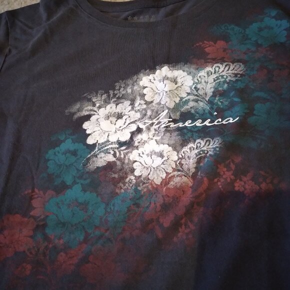 Short-sleeved Sonoma Top with Flowers - Picture 6 of 6